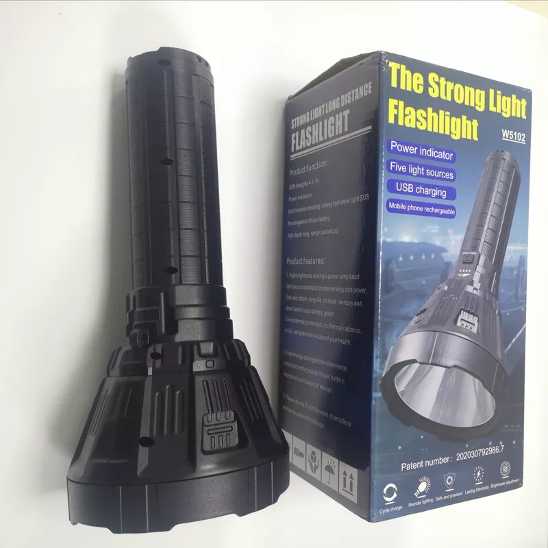 The strong light flashlight W5100قوي ضوء مضي قابل للشحن W5100