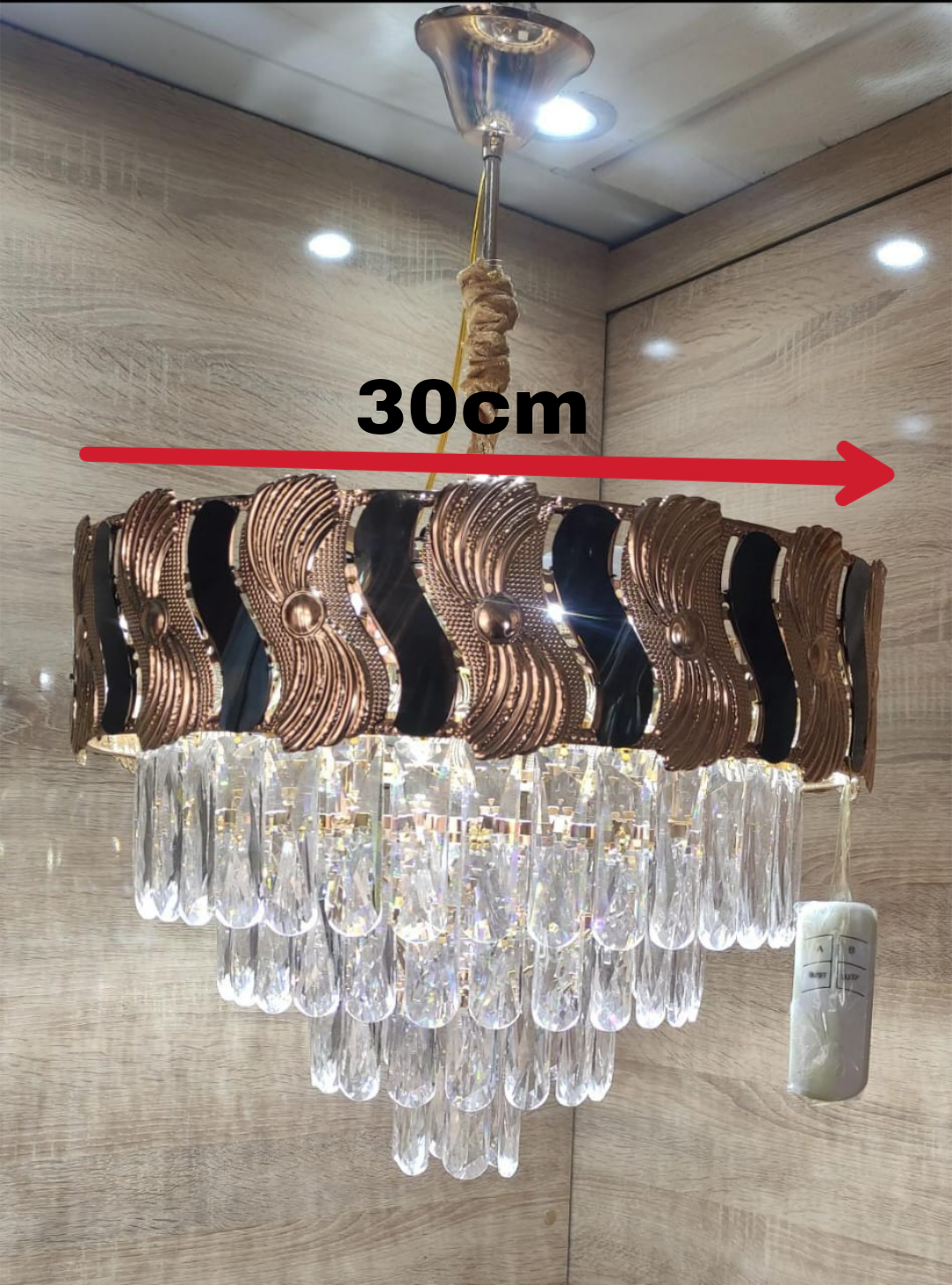 ثرية كريستال قطر 30 سم  سوداء بلمسة ذهبية وريموت كنترول