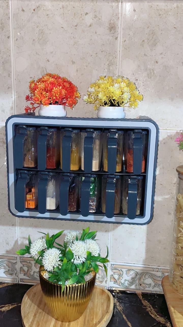 منظم التوابل بـ 12 علبة بلاستيكية مع ملاعق مدمجة – لمطبخ مرتب وعصري