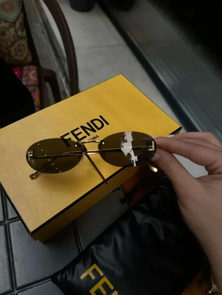 Lunettes de soleil FENDI FIRST CRYSTAL - FE4075US 30A 54