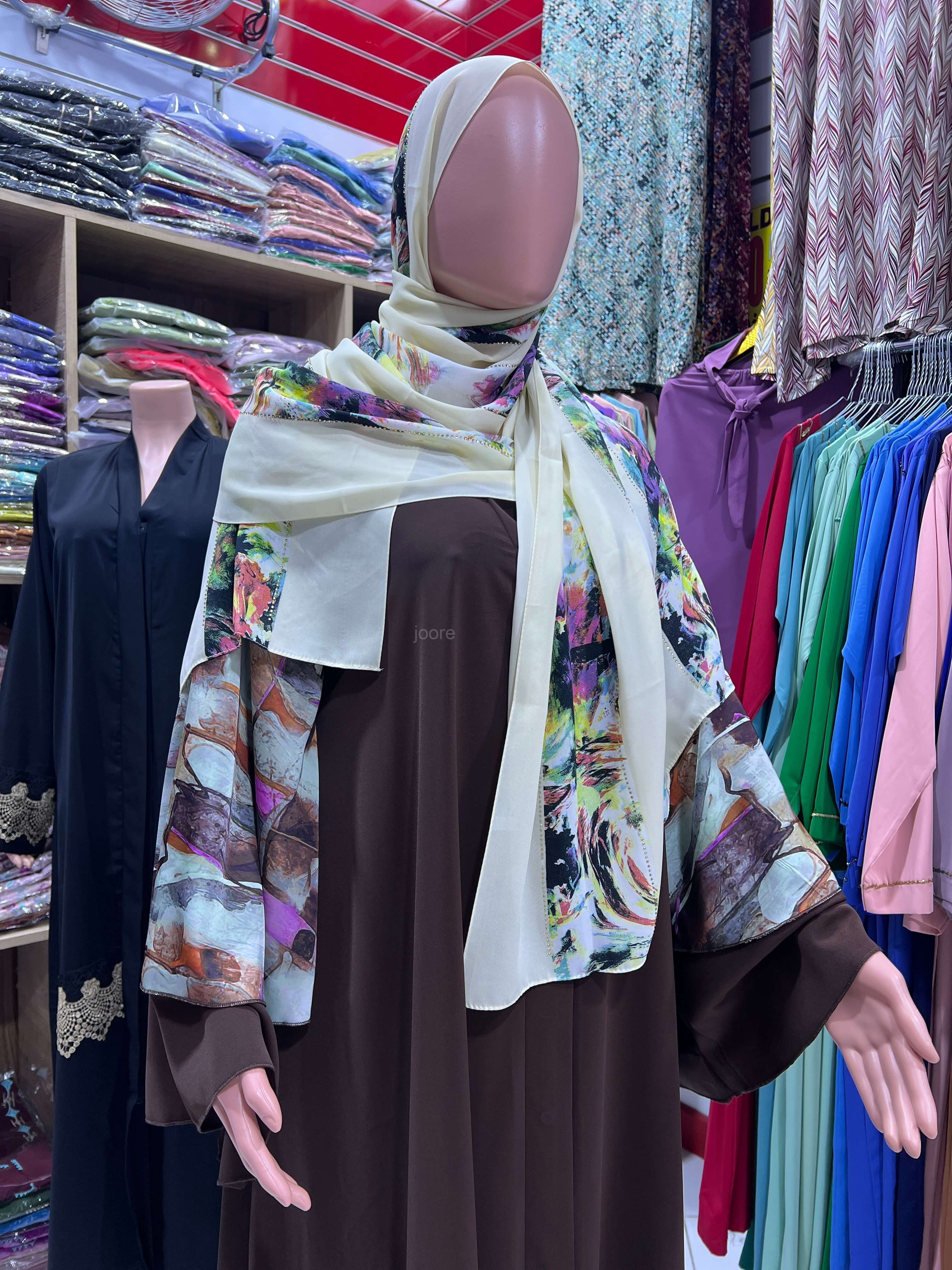 عباية كريب واسعة بأكمام ستان فاخرة - أناقة ورقي في كل تفصيلة