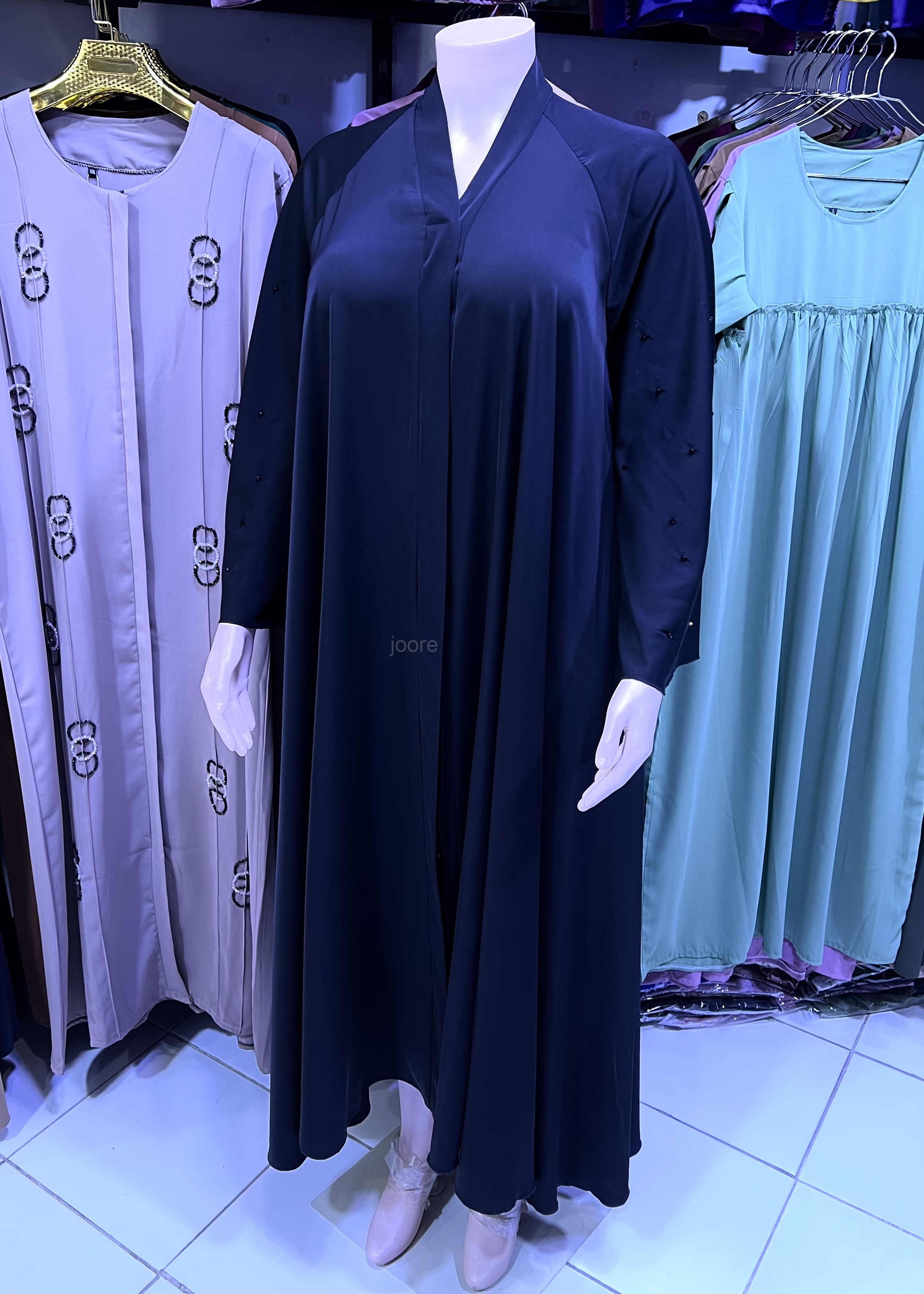 عباية كلوش أنيقة من ثوب روزا بأكمام مزينة بالبرلاج - ماركة جوري