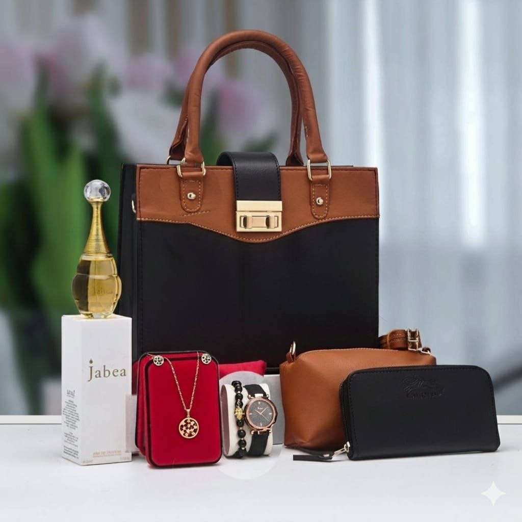 pac / sac فيه 7 قطع، عملي بزاف ويصلح للاستعمال اليومي.