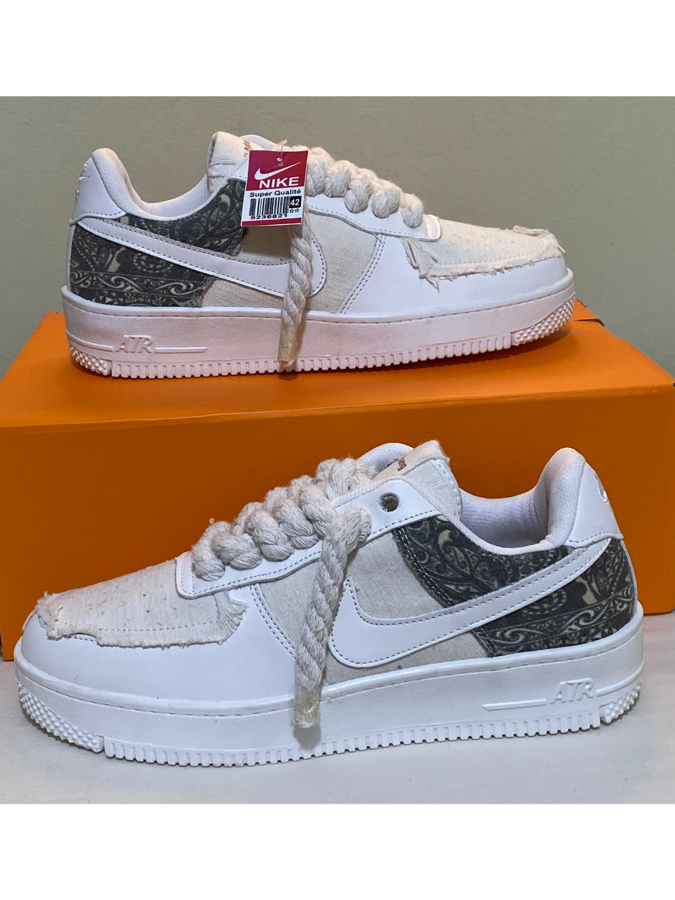 NIKE AIRE FORCE