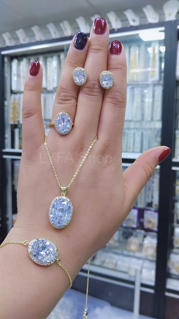 طقم نسائي رائع إنكسيدبل المطلي بالذهب