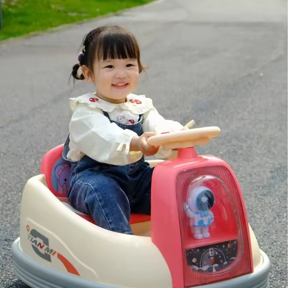 سيارة كهربائية آمنة للأطفال – متعة، أمان، وتعلّم في آنٍ واحد