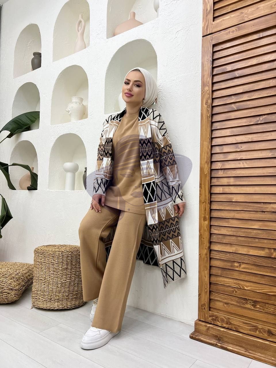 طقم صوف ثلاث قطع متعدد الألوان أنسومبل
