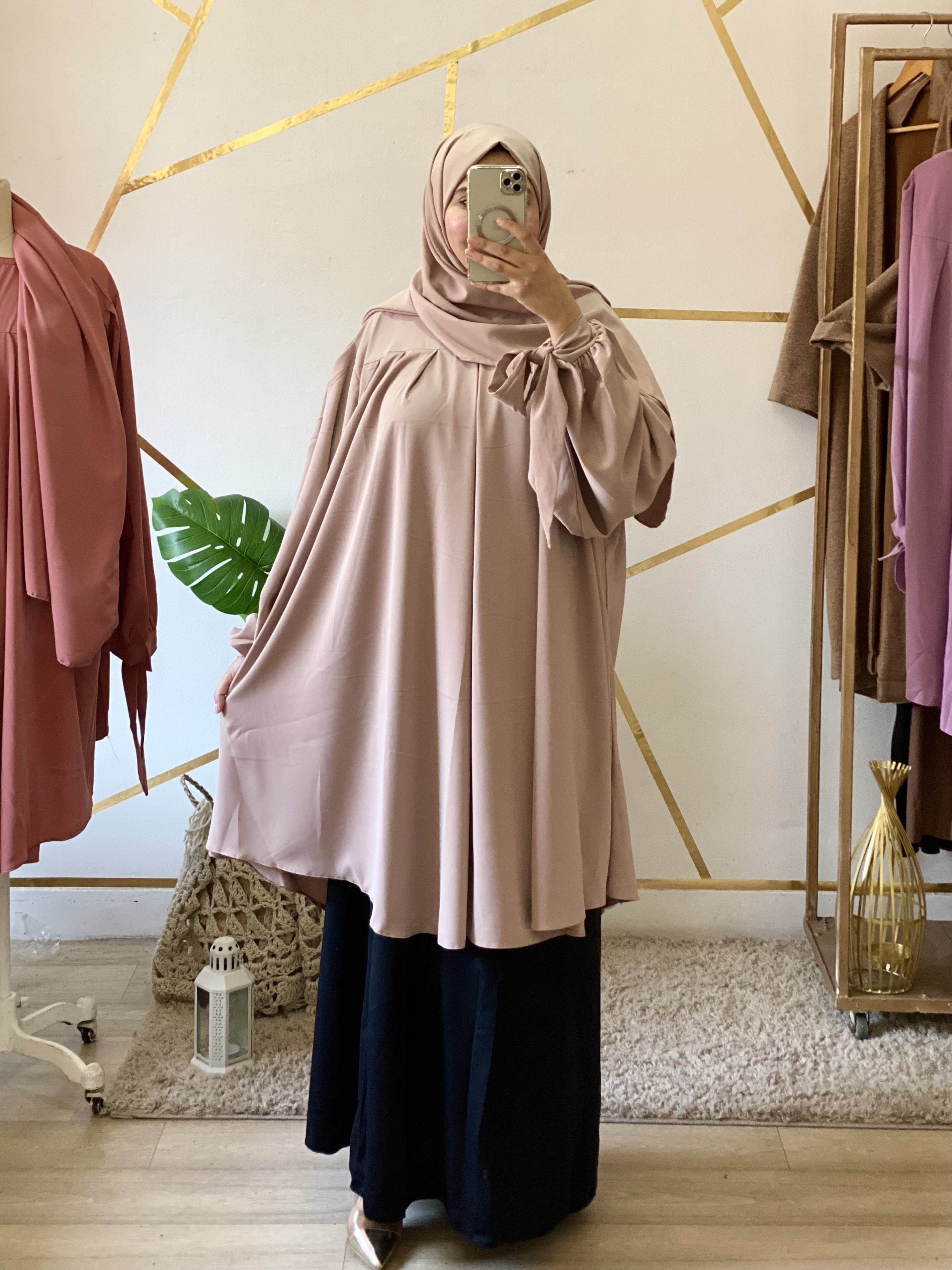 .خمار 3 قطع بالسيور في اليد