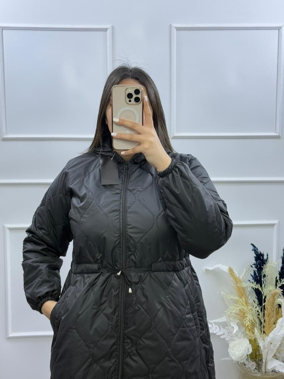 جاكيت شتوي طويل  – دفء وأناقة في قطعة واحدة,