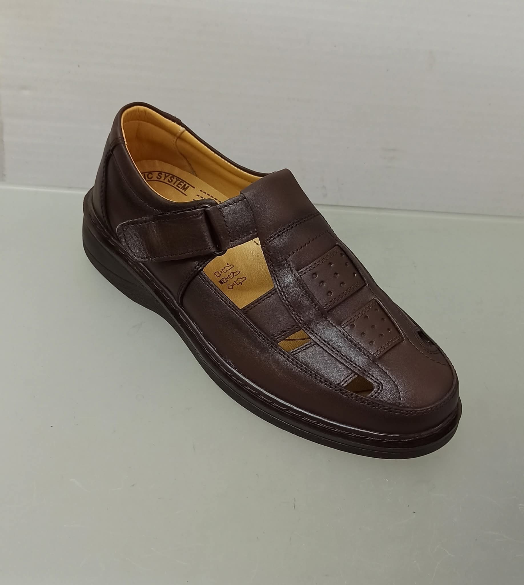 Sandales en cuir Marron Chocolat pour homme